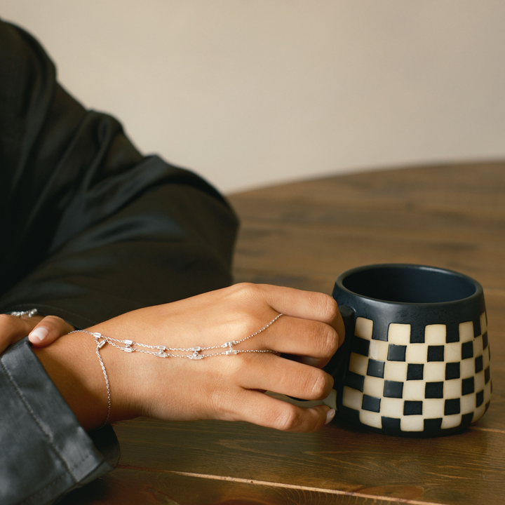 Chic Baguette Hand Chain Bracelet - Swagychic